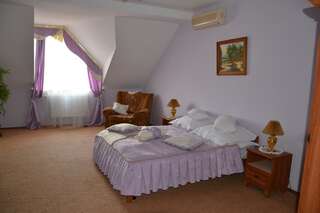 Мотели Kruiz Motel Kholmok Двухместный номер с 1 кроватью или 2 отдельными кроватями-1